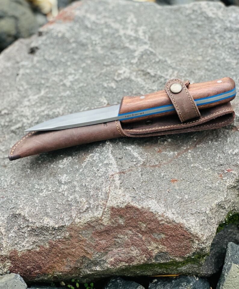 Premium Avcı Bıçağı – Doğal Ceviz Ağacı Sap – Nubuk Deri Kılıf