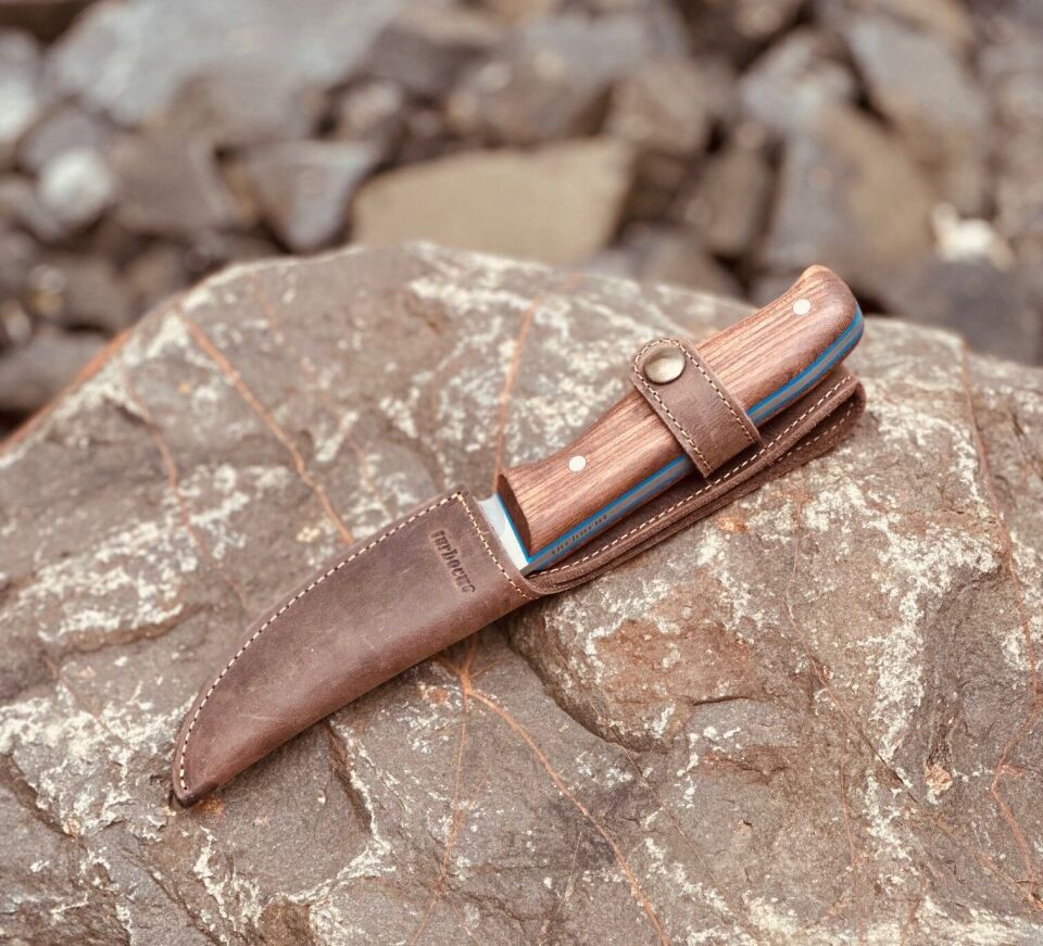 Premium Avcı Bıçağı – Doğal Ceviz Ağacı Sap – Nubuk Deri Kılıf